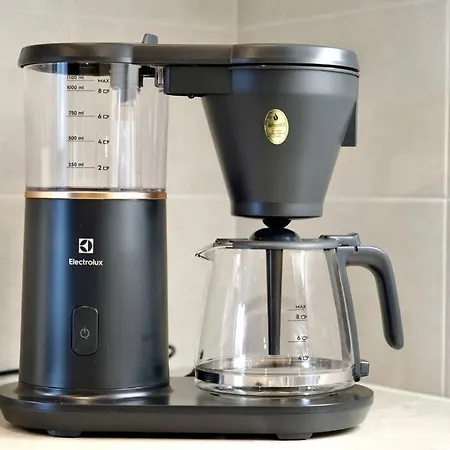 1 Bedroom Master W Sauna - Downtown *